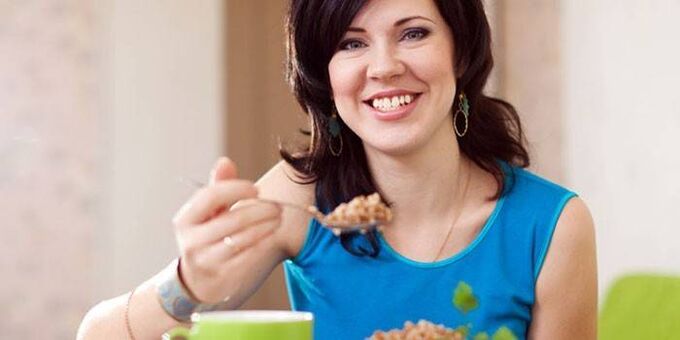 Giảm cân dần dần xảy ra mà không cần nhịn ăn